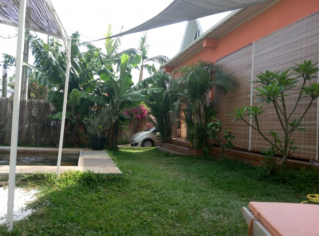 store mauricien bois de méranti vue jardin st pierre réunion