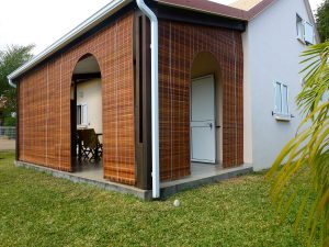 store porte arrondie miel
