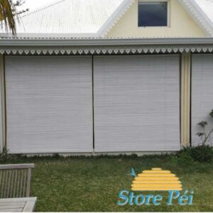 Store bois teinté blanc